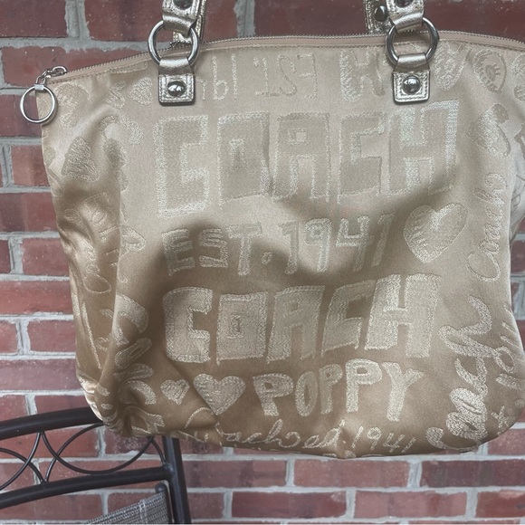 Gold coach poppy tote - Picture 6 of 8